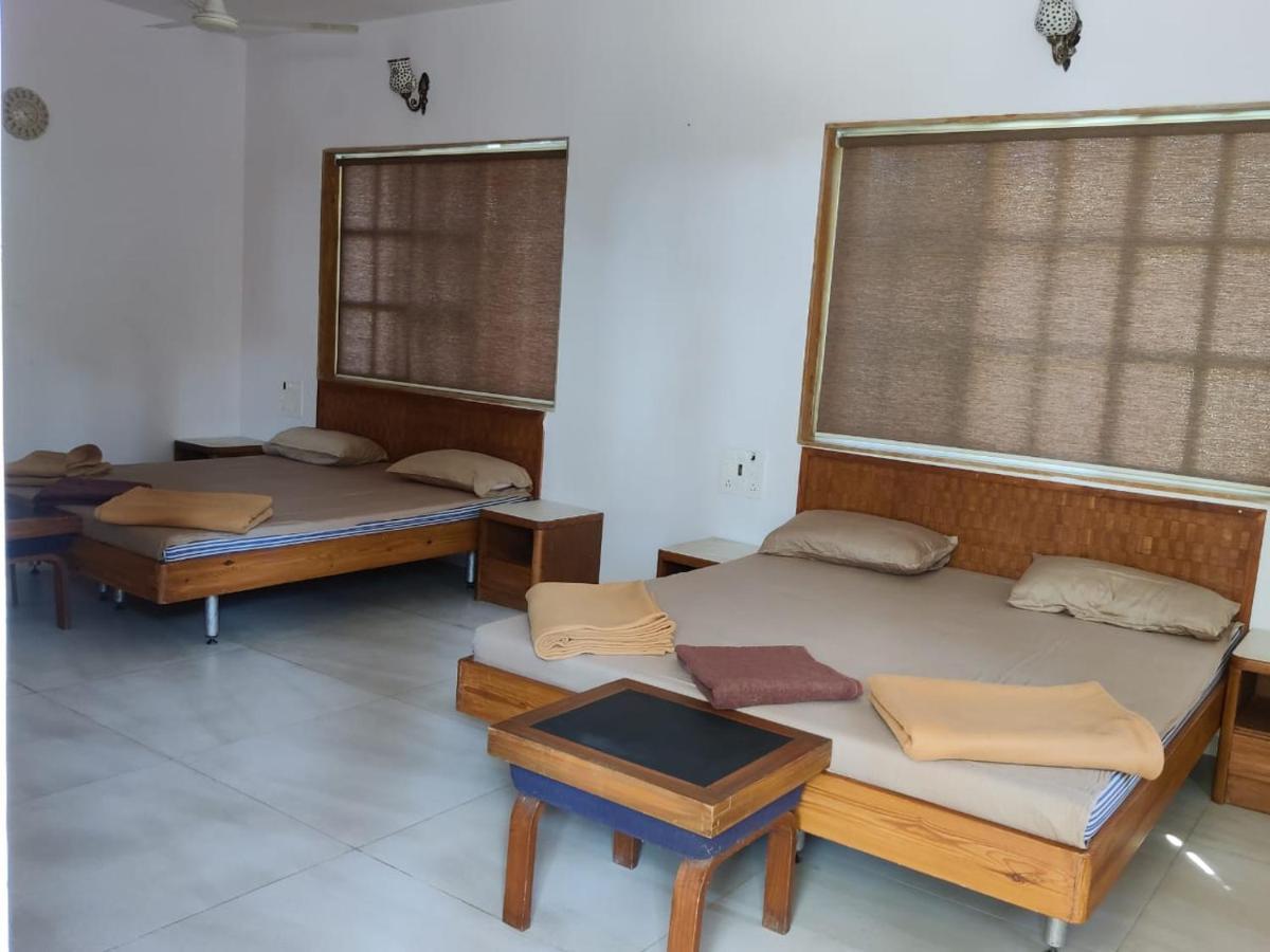 White House Beach Resort, Nagaon 外观 照片