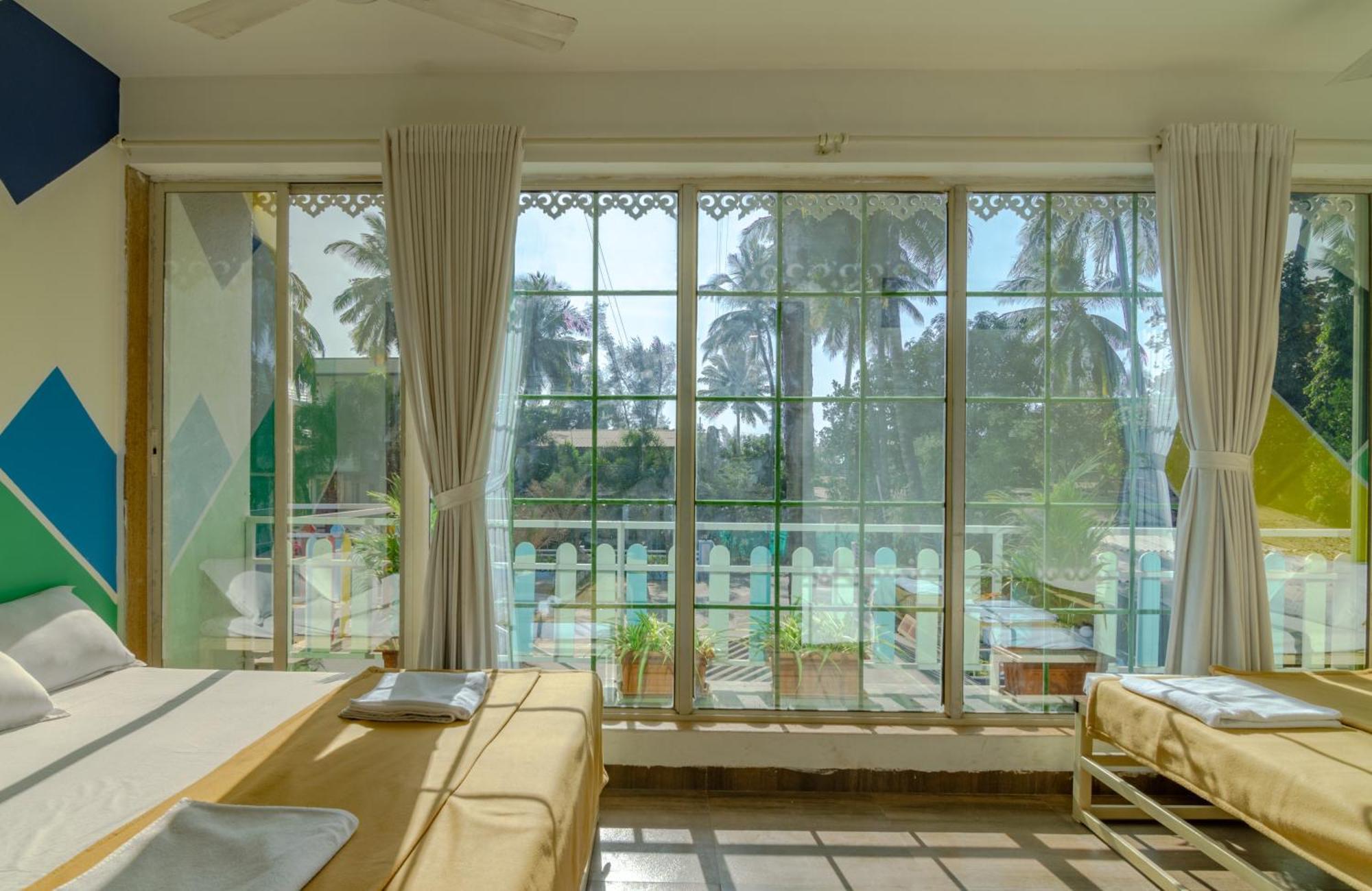 White House Beach Resort, Nagaon 外观 照片