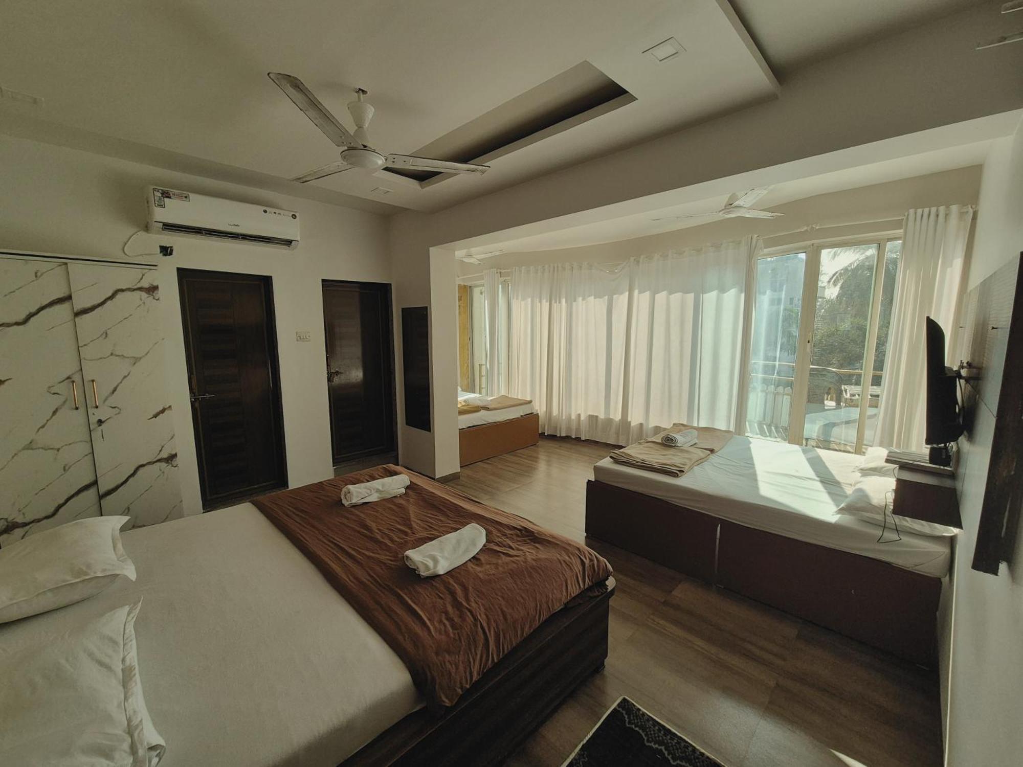 White House Beach Resort, Nagaon 外观 照片