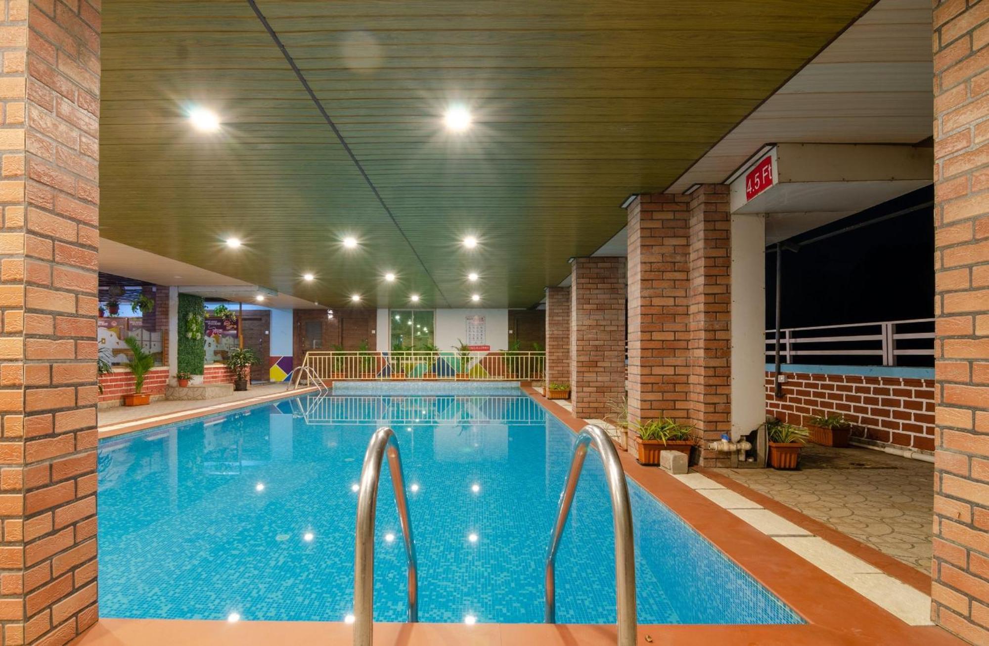 White House Beach Resort, Nagaon 外观 照片